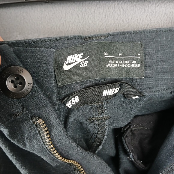 Nike SB Flex Cargo Pants Mens 30 Black Cotton Ripstop Straight Leg Skateboarding - Picture 4 of 9